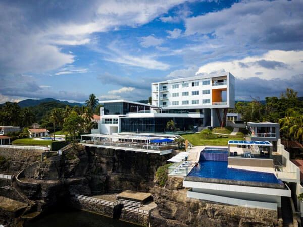 5-start-resorts-in-El-Salvador-acantilados-hotel-la-libertad